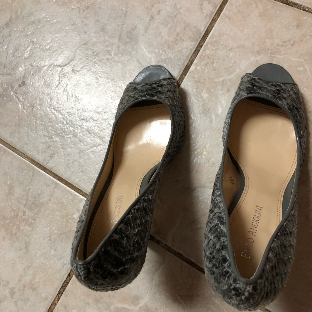 Shoes - Picture 5 of 5